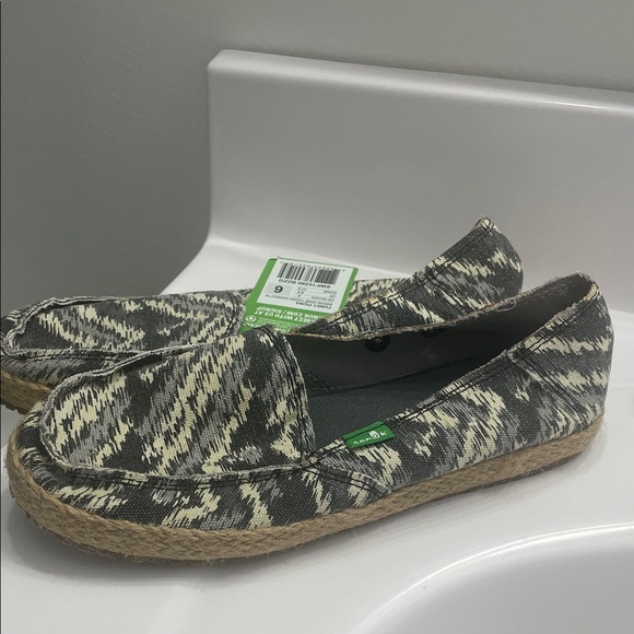 Sanuk Black and Cream Espadrilles - Picture 2 of 3